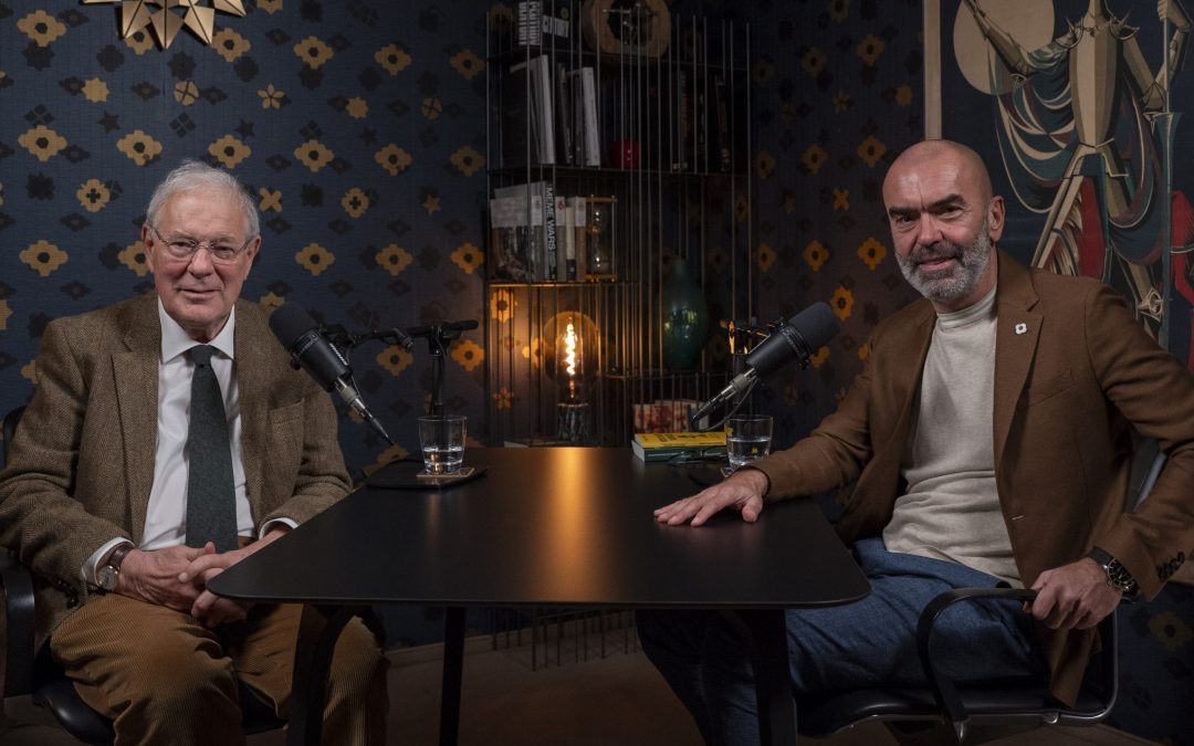 Theodore Dalrymple: Declinul standardelor morale și intelectuale conduce la debandada socială de azi | Pe Drept Cuvânt #120