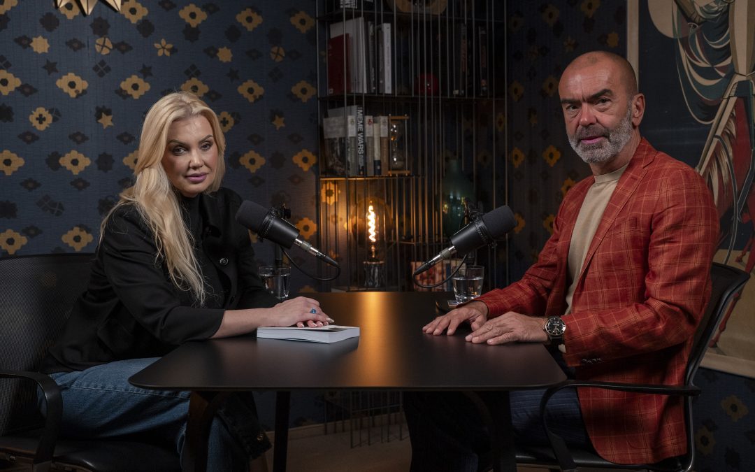 CRISTINA LĂPĂDĂTONI: VOI CONTINUA SĂ SCRIU CÂT TIMP VOI AVEA LIBERTATEA DE-A SPUNE CE CRED | Pe Drept Cuvânt #156